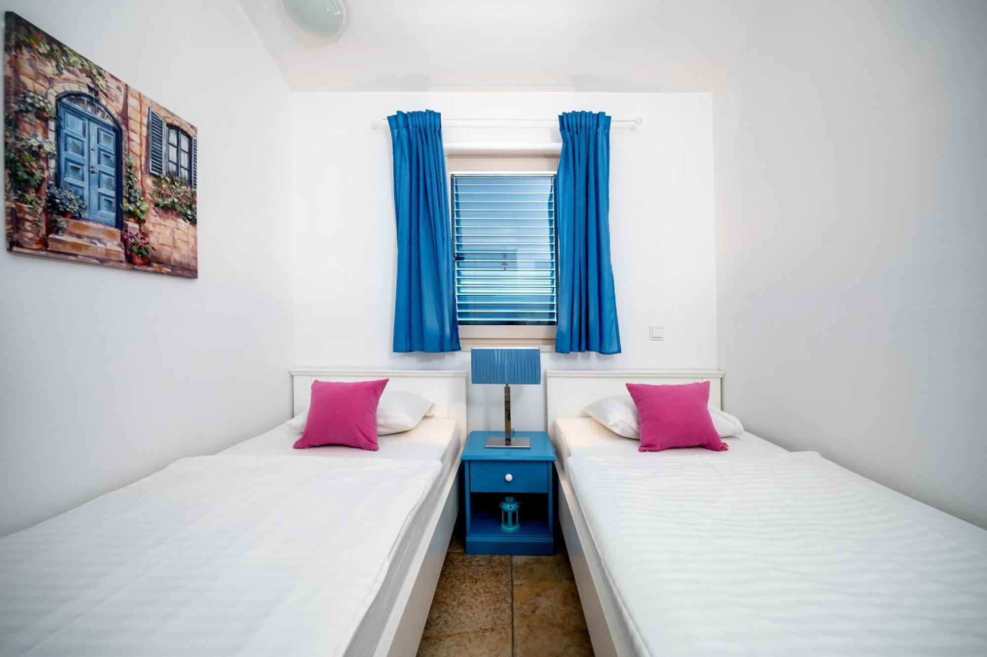 Adorami Apartments Baska  Phòng bức ảnh